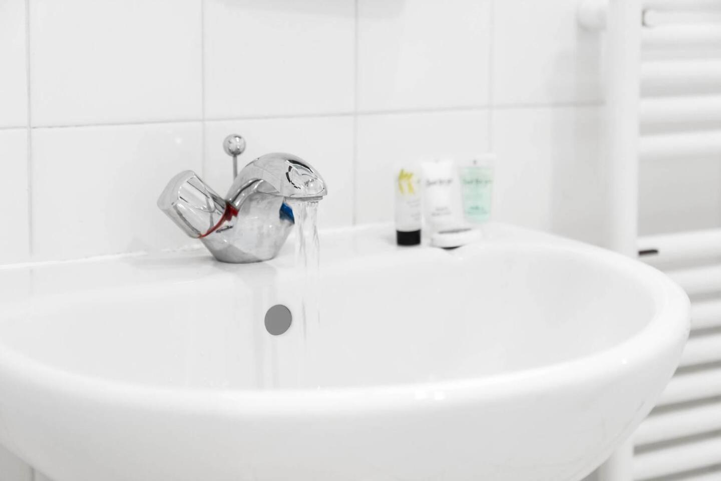 City Centre - Two Bedroom Apartment - Juliet Balcony - Secure Parking - Wifi - Smart Tv - Top Rated -33S Birmingham Bagian luar foto