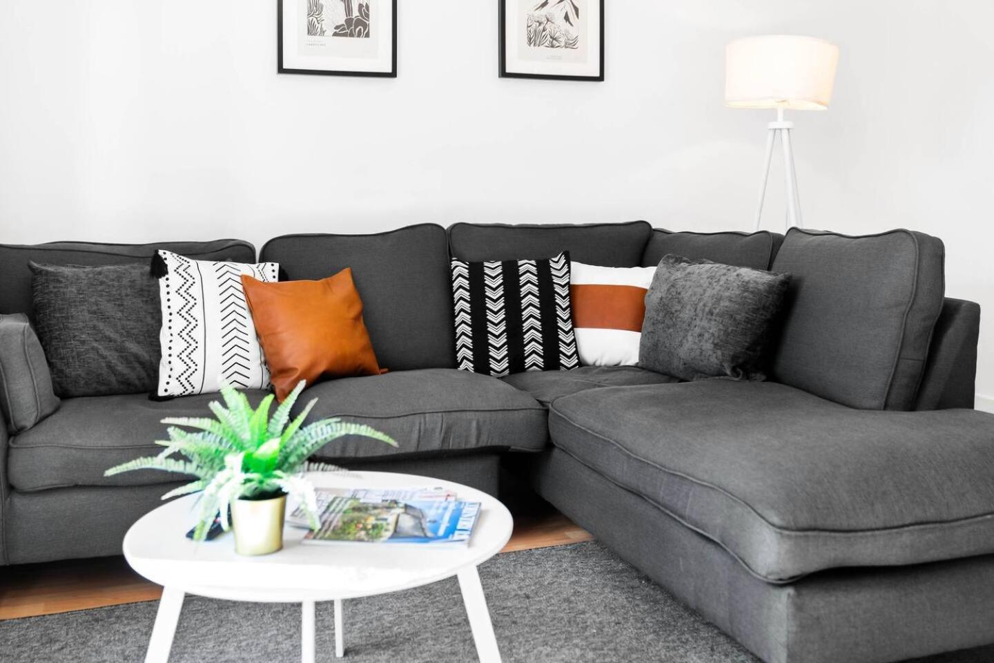 City Centre - Two Bedroom Apartment - Juliet Balcony - Secure Parking - Wifi - Smart Tv - Top Rated -33S Birmingham Bagian luar foto