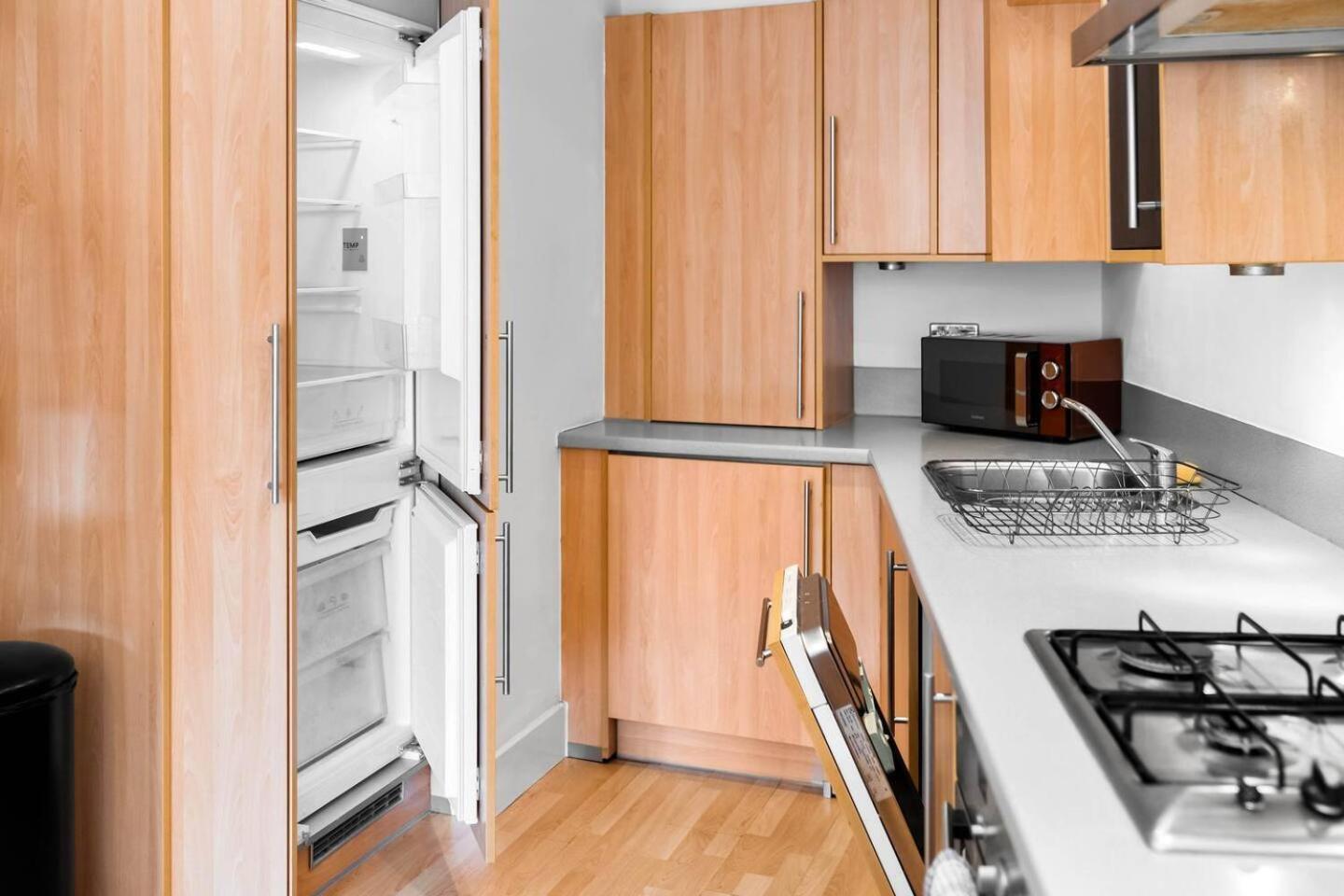 City Centre - Two Bedroom Apartment - Juliet Balcony - Secure Parking - Wifi - Smart Tv - Top Rated -33S Birmingham Bagian luar foto